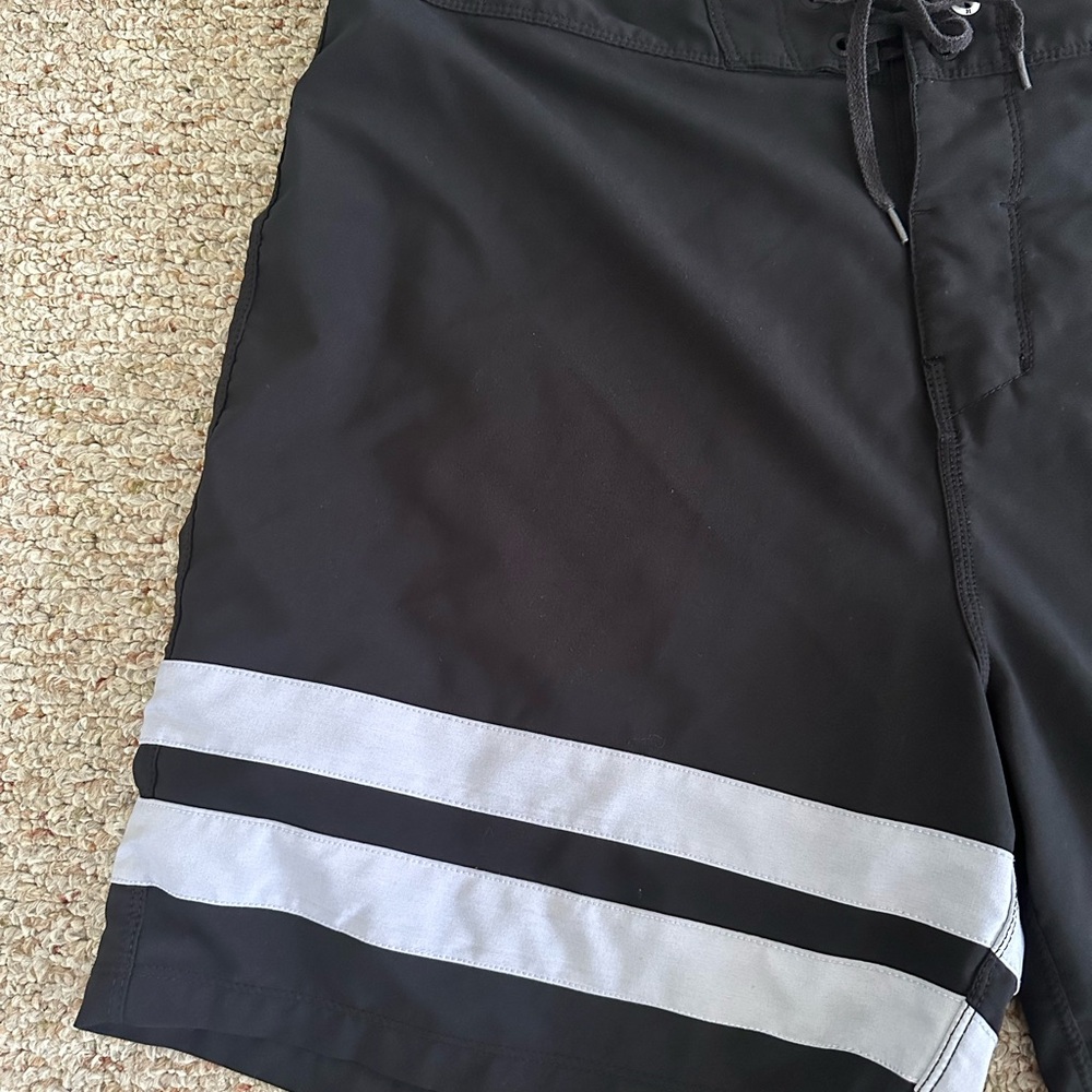 Bundle of 2 mens Hurley board shorts size 36 - Picture 2 of 9